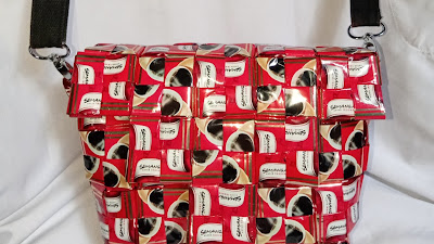 11 Cara membuat tas selempang cantik rapat tanpa jahit dari bungkus kopi 