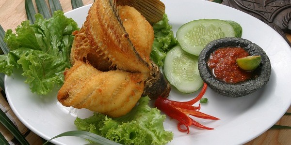 hari makan ikan