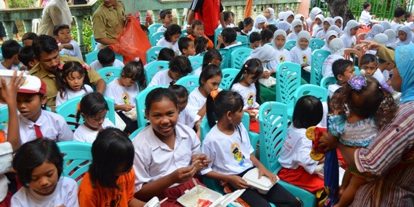 gemarikan gerakan makan ikan